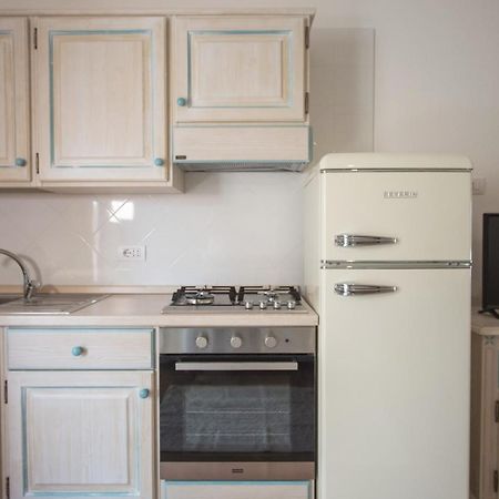 Le Residenze Del Golfo Di Oroseiアパートホテル エクステリア 写真
