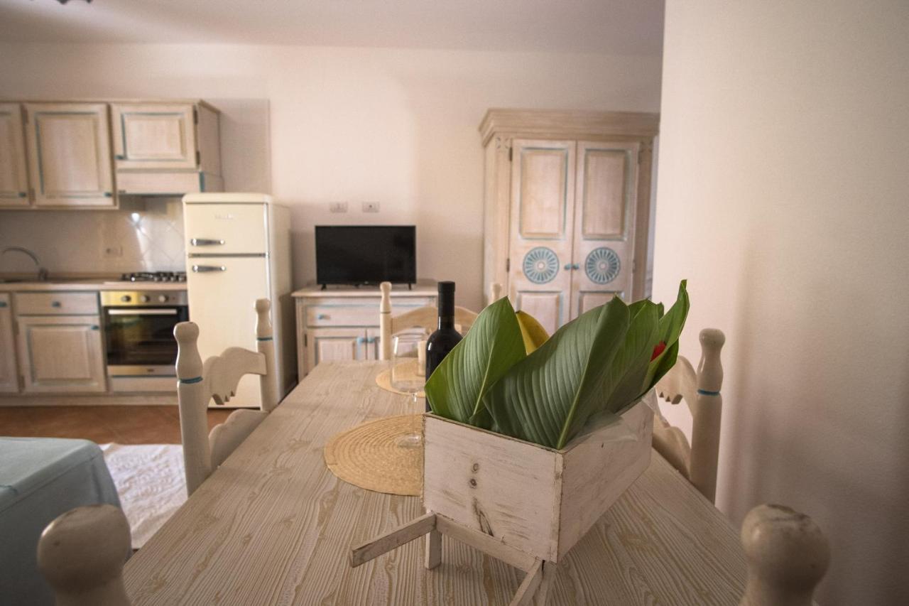 Le Residenze Del Golfo Di Oroseiアパートホテル エクステリア 写真