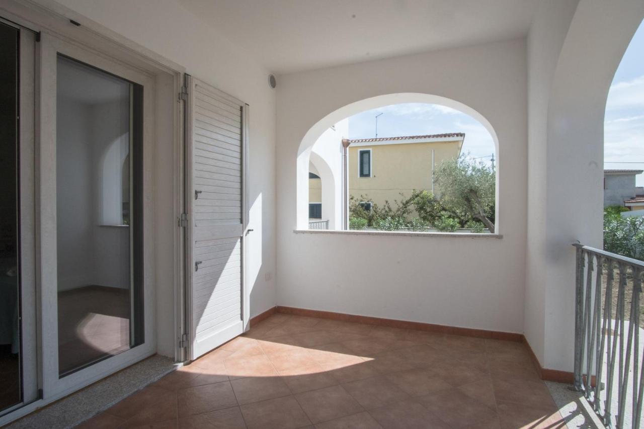 Le Residenze Del Golfo Di Oroseiアパートホテル エクステリア 写真