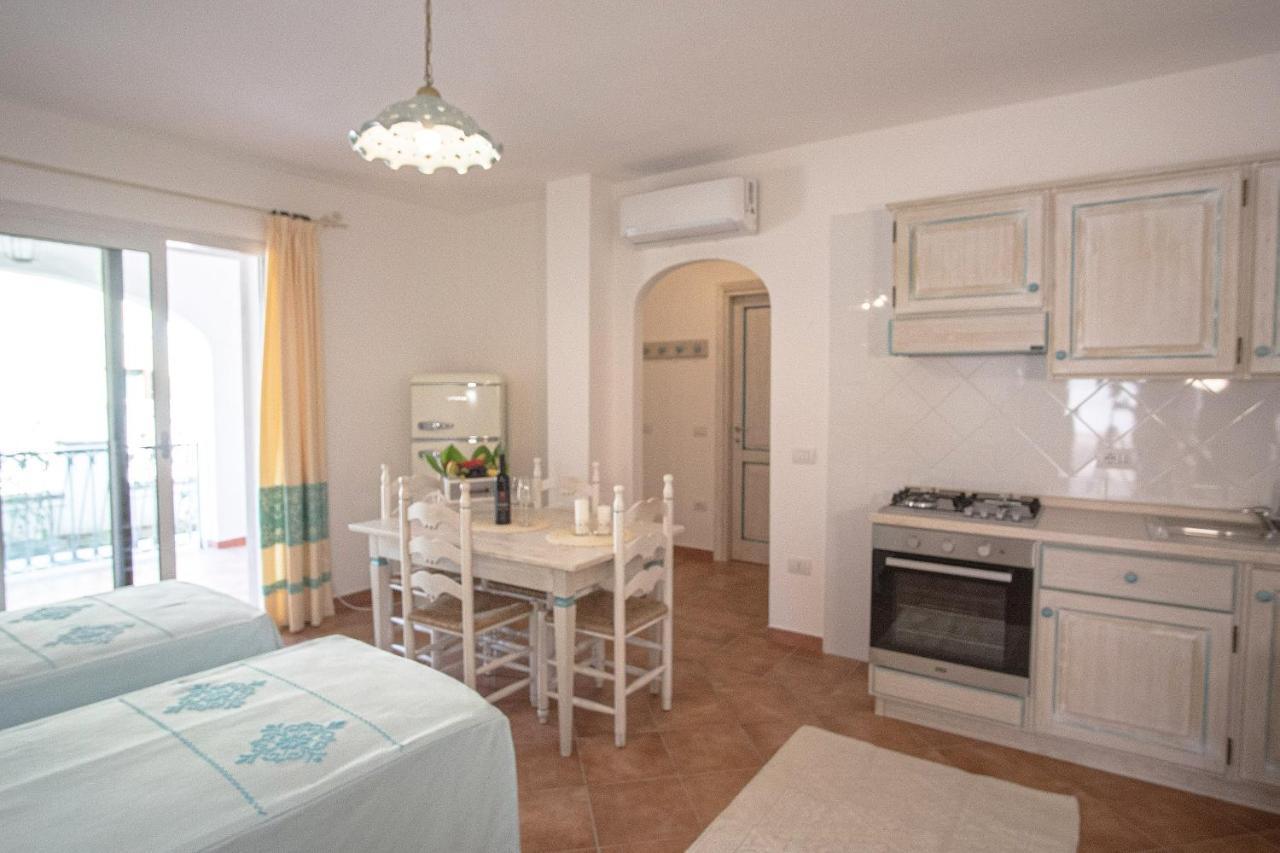Le Residenze Del Golfo Di Oroseiアパートホテル エクステリア 写真